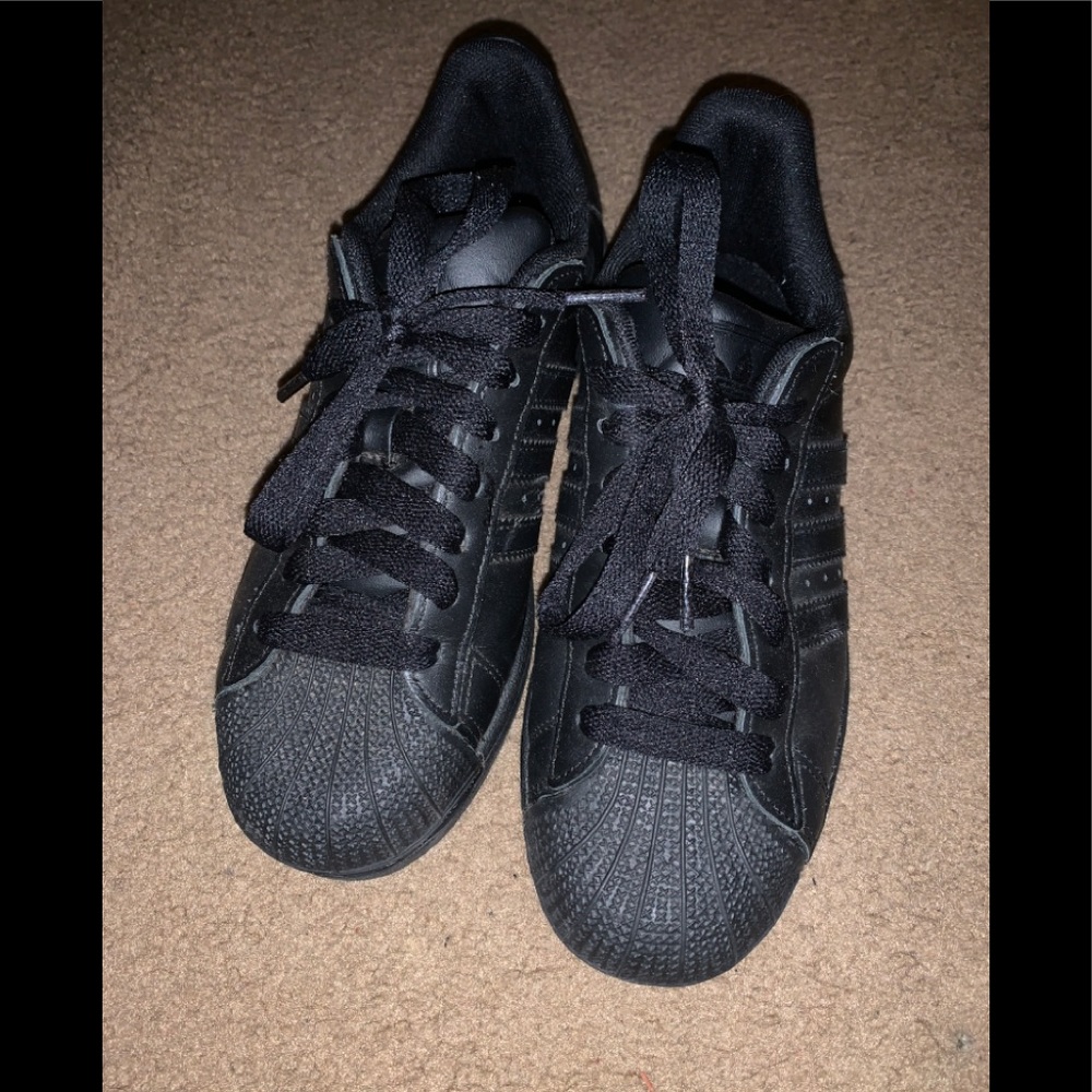 Adidas Superstars - all black